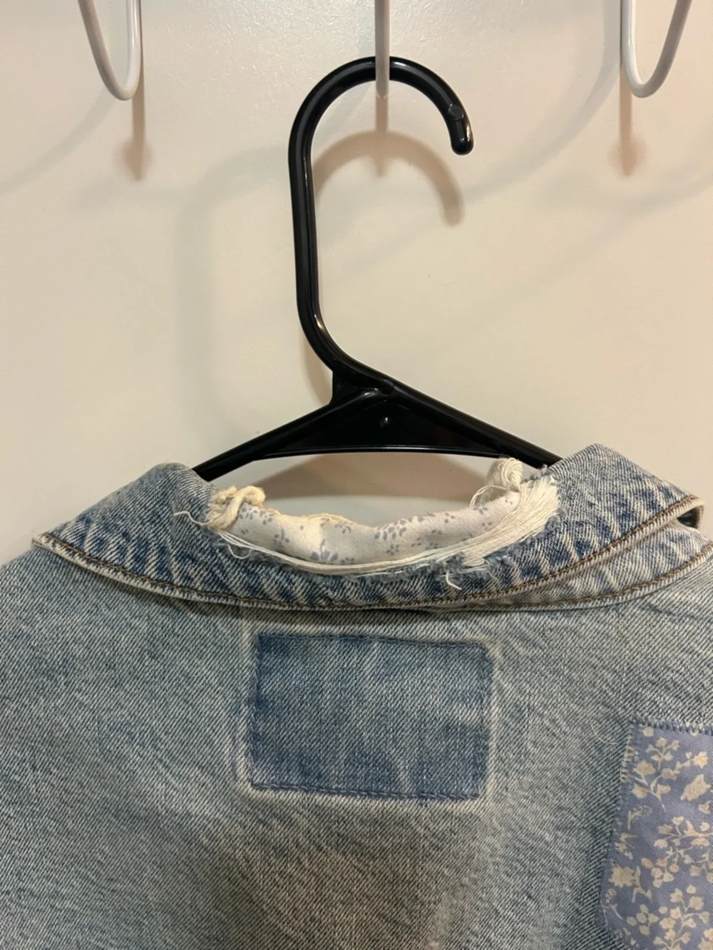 American Eagle Patchwork Denim Jacket XL Distressed Cropped Boho Festival Jean - Picture 12 of 12